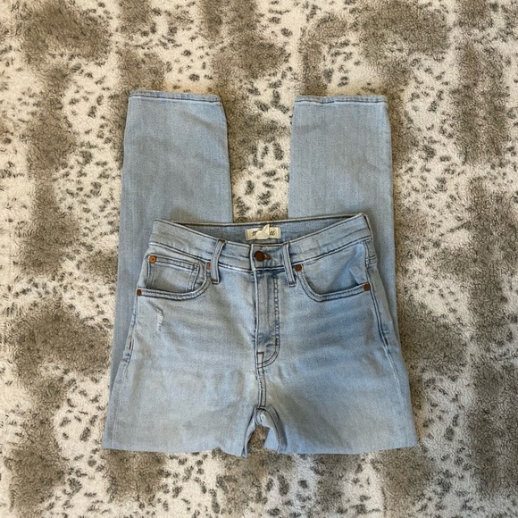 Madewell Denim - Madwell mid-rise classic straight jeans